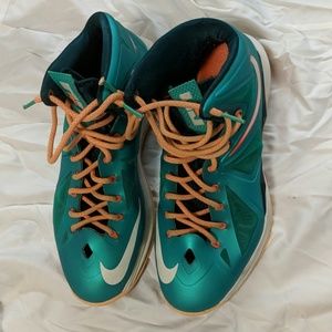 Nike Flywire LeBron Sneakers Miami Dolphin colors